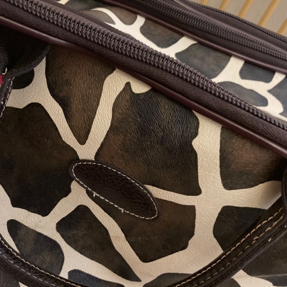 Giraffe print luggage - Picture 9 of 9